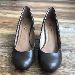 Brown patent leather wedges